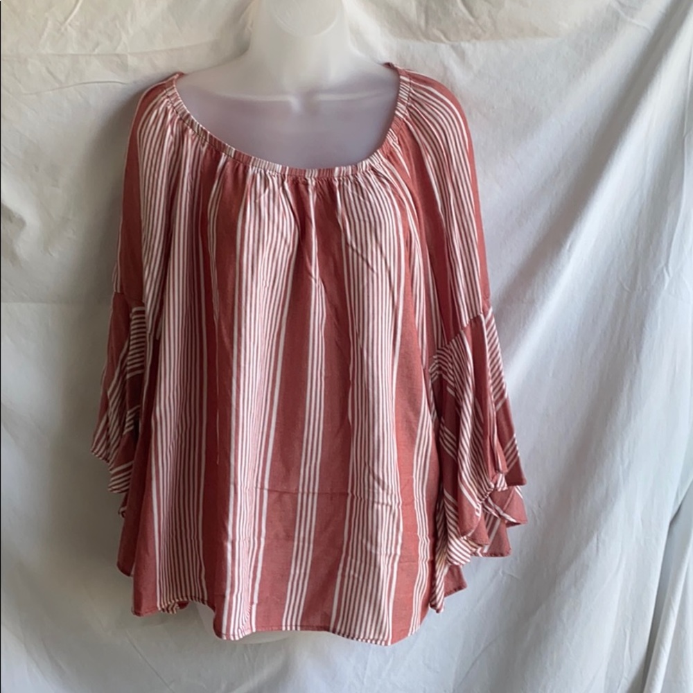 Women’s flutter sleeved tunic